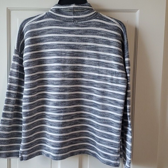 J. CREW STRIPE KNIT SWEATSHIRT VARIEGATED TURTLE FUNNEL NECK TOP SIZE SMALL - Picture 6 of 7